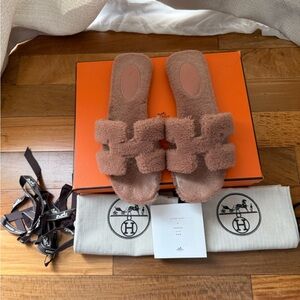 Hermès Teddy Oran Rose Aube Shearling Sandals Slippers 38